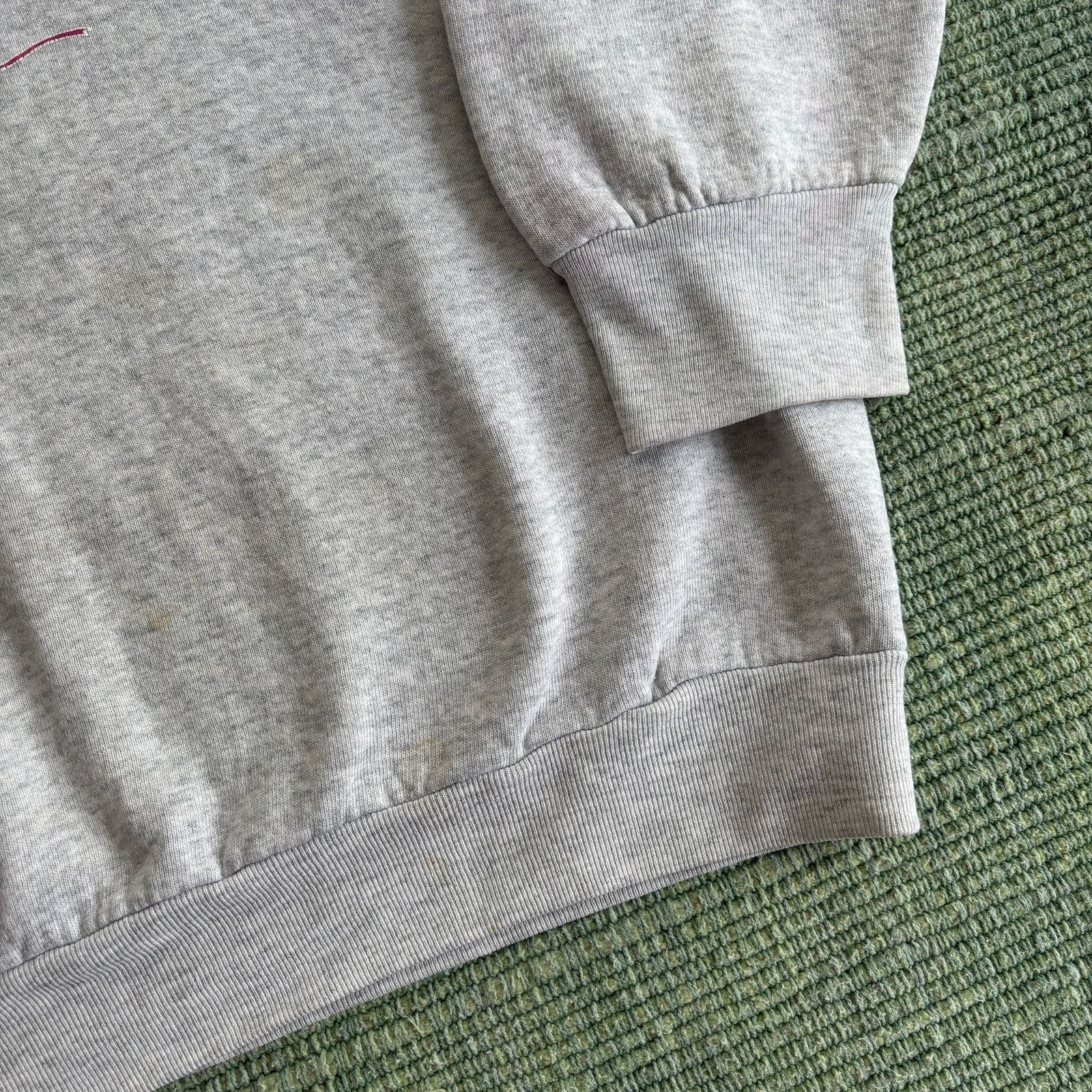Fruit Of The Loom Vintage 90s Grandma sweatshirt size medium to large, gray Size M / US 6-8 / IT 42-44 - 4 Thumbnail