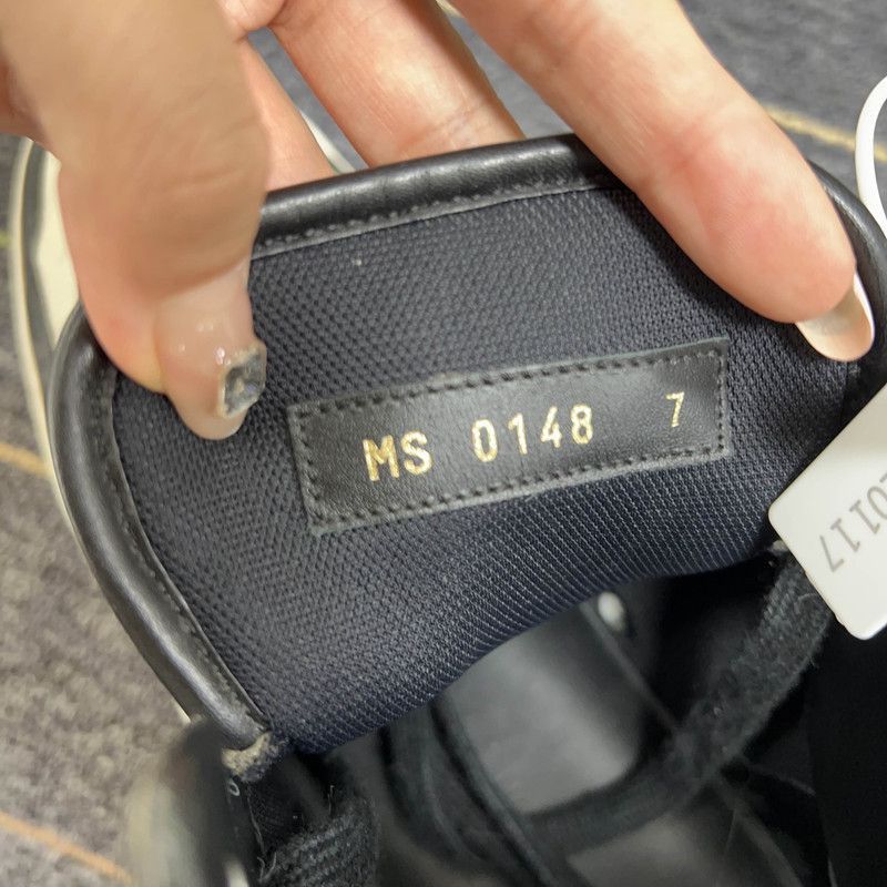 Louis Vuitton Louis Vuitton Rivoli Black and White Sneakers - Size US 8 / EU 41 - 5 Thumbnail