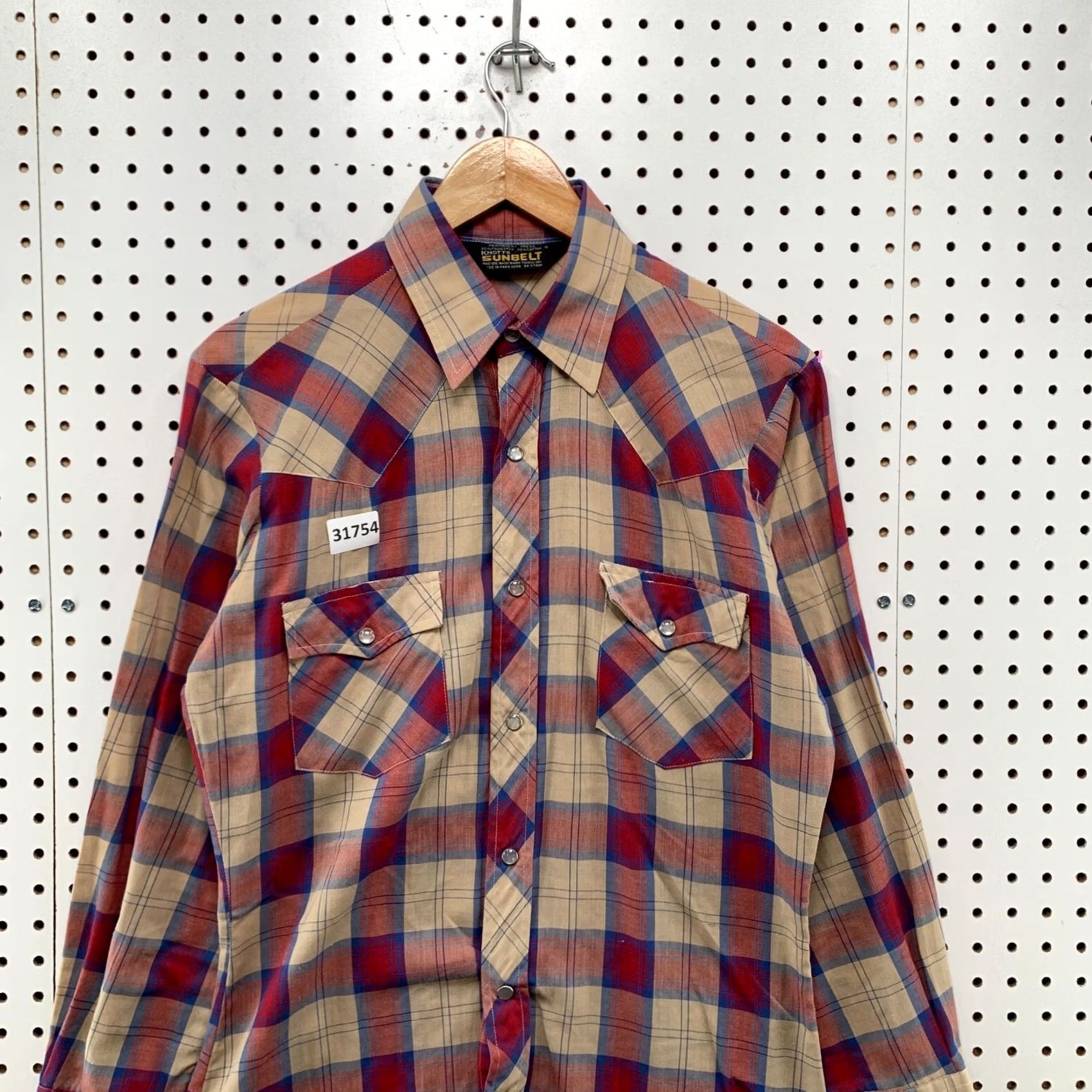 Vintage VINTAGE Pearl Knotts Sunbelt Mens Pearl Snap Western Shirt Small Red Beige Plaid 80s 90s Men Women? Size US S / EU 44-46 / 1 - 7 Thumbnail