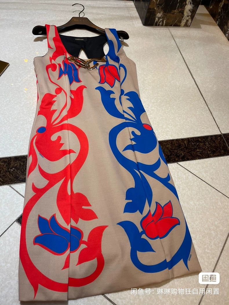 Versace Versace Classic Damascus pattern dress three-dimensional s Size M / US 6-8 / IT 42-44 - 7 Thumbnail