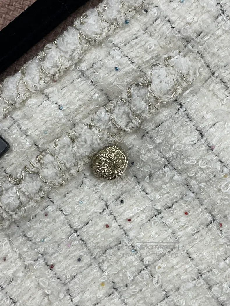 Chanel Chanel 25A white tweed skirt Size 42" / US 20 - 2 Thumbnail