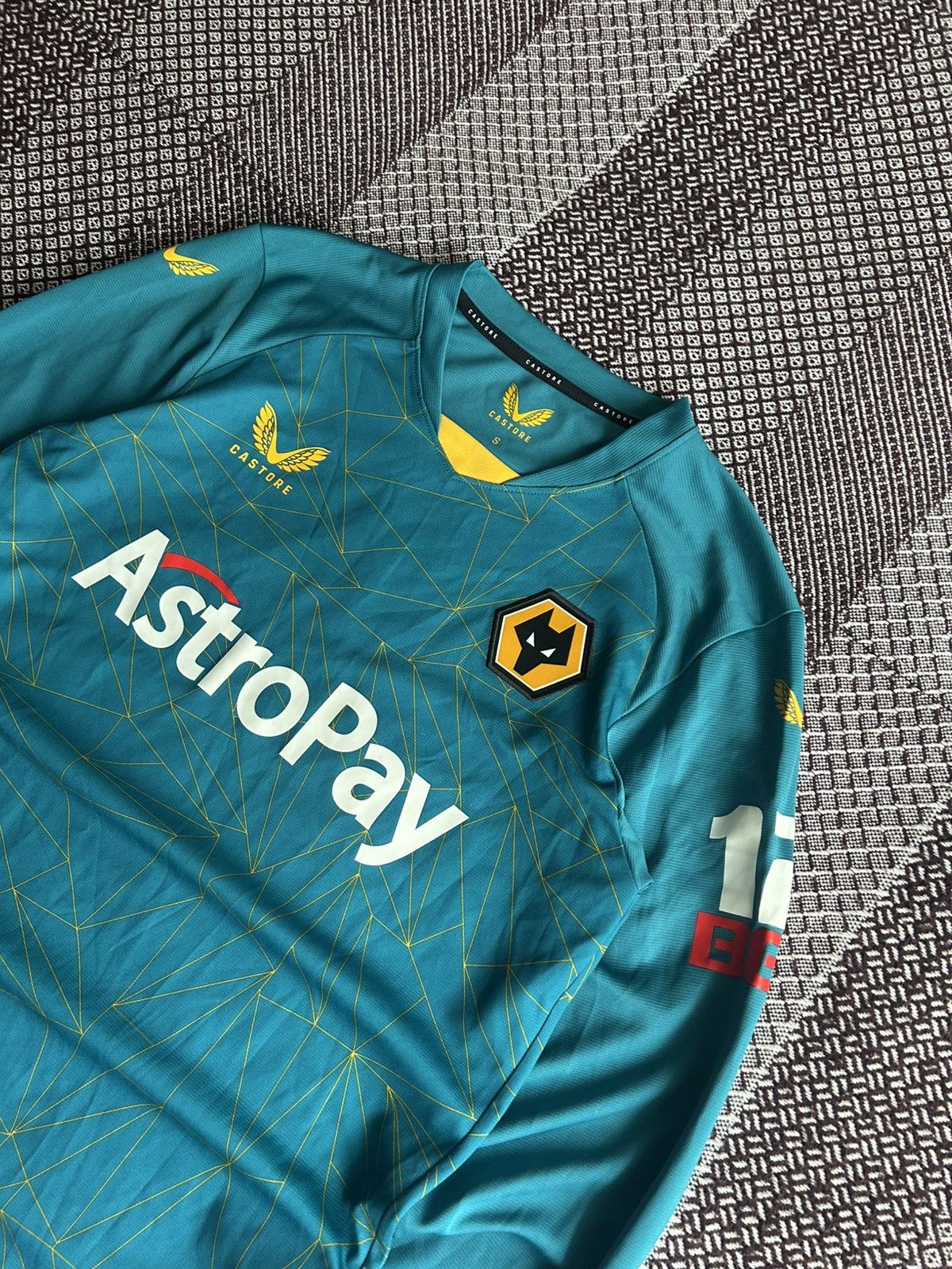 Castore Wolverhampton 2022/23 Away Football Shirt Soccer Jersey Sz S Size US S / EU 44-46 / 1 - 4 Thumbnail