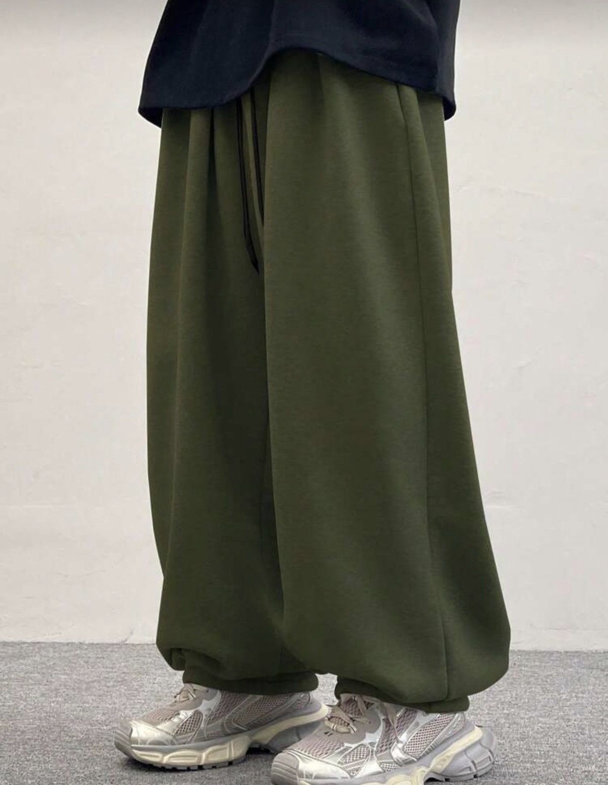 Japanese Brand Wide-Leg Baggy Sweatpants Size US 36 / EU 52 - 3 Thumbnail