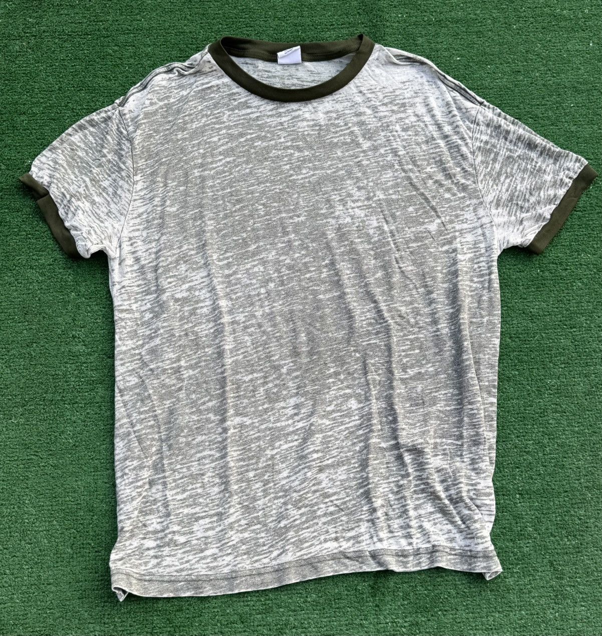 Urban Outfitters Green Urban Outfitters T-Shirt Size US L / EU 52-54 / 3 - 1 Thumbnail