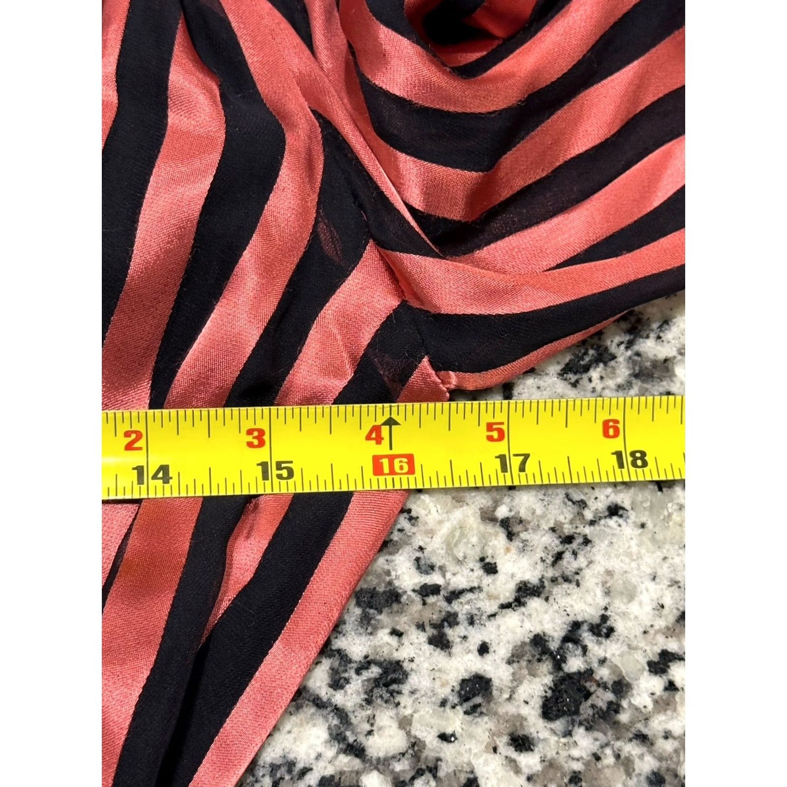 Alice + Olivia Alice + Olivia Abigail Wrap Silk Blend Leopard Rose V-Neck Dress Sz 2 Size XS / US 0-2 / IT 36-38 - 5 Thumbnail