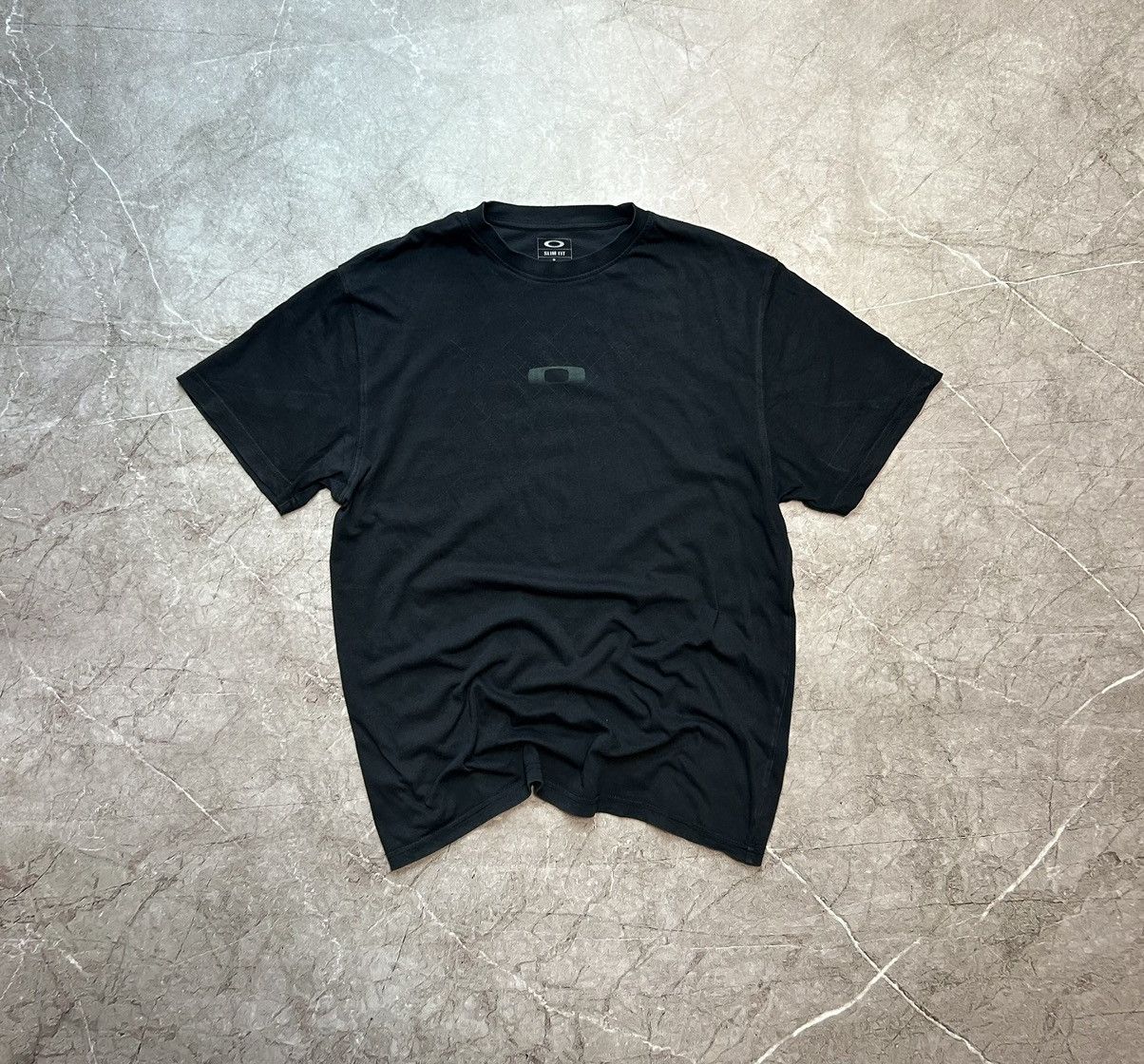 Oakley × Vintage Vintage Oakley Center Logo Boxy T-shirt Y2K L Size US L / EU 52-54 / 3 - 1 Thumbnail