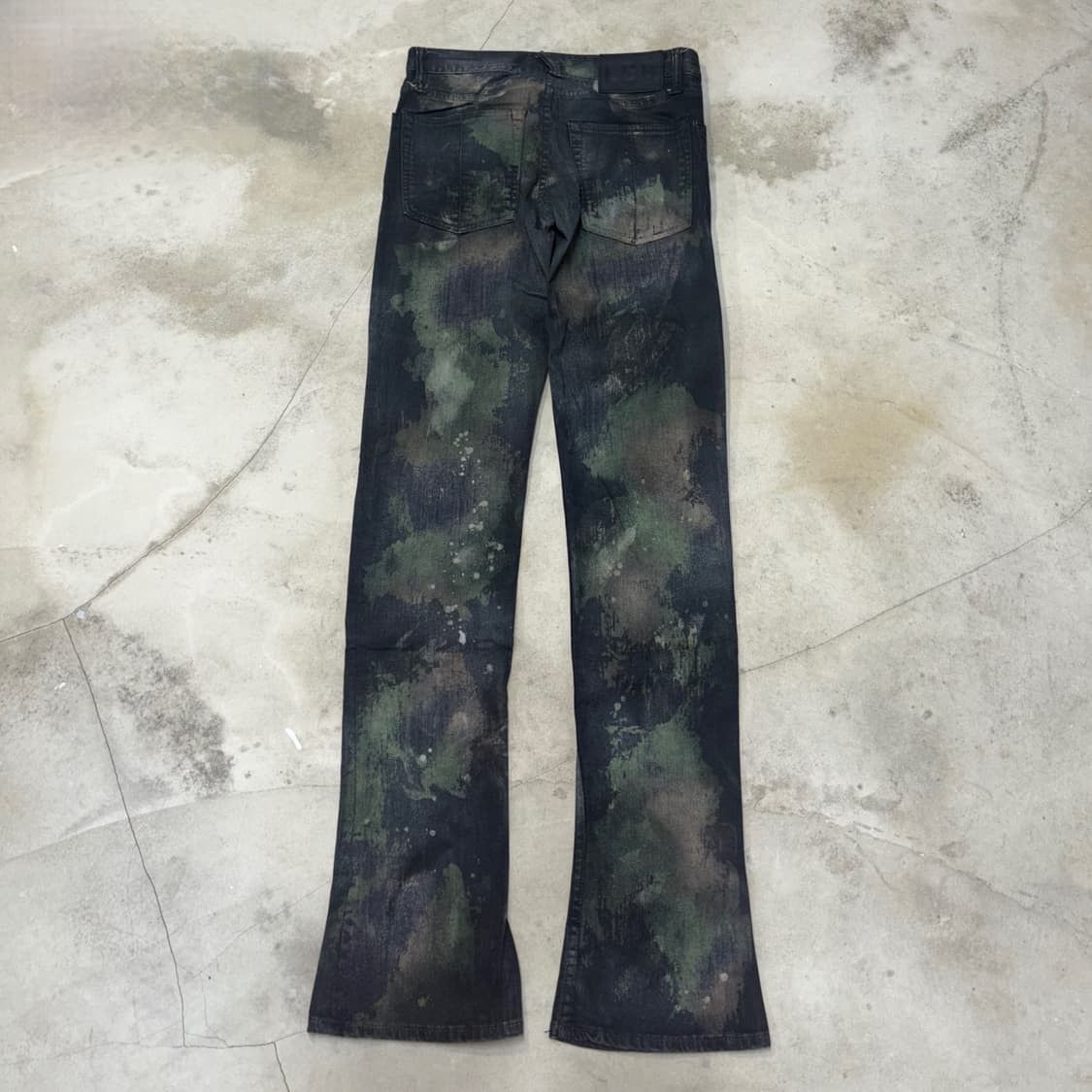 Le Grande Bleu (L.G.B.) [29] L.G.B S-WOLF Mud Dyed Flare Denim Size US 29 - 2 Thumbnail