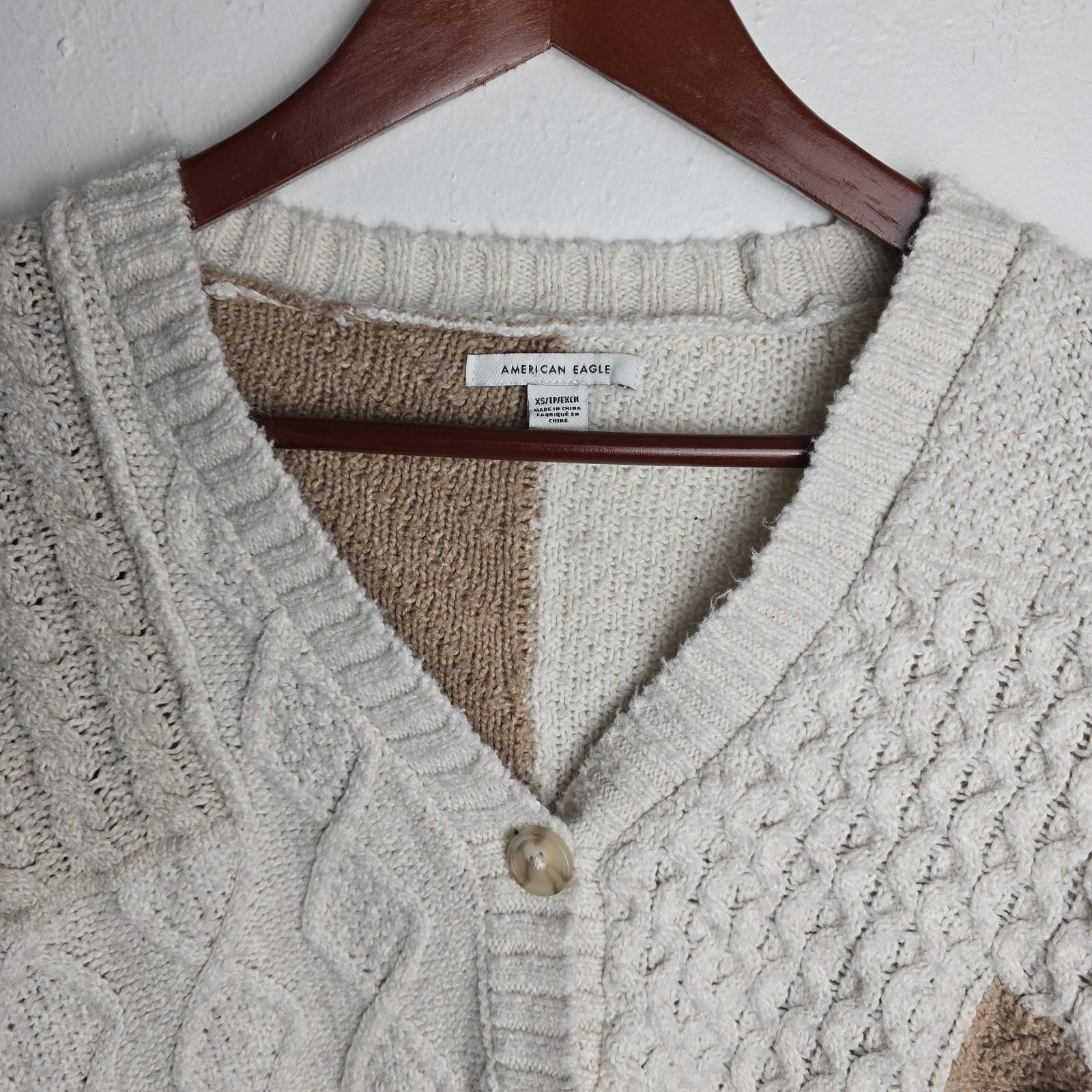 American Eagle Outfitters American Eagle Beige Cropped Patchwork Cardigan Sweater XS Size XS / US 0-2 / IT 36-38 - 2 Thumbnail