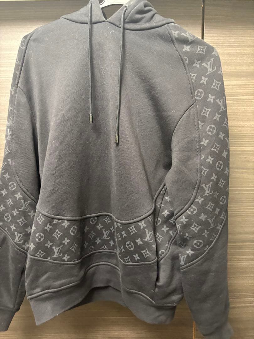 Louis Vuitton Louis Vuitton Circle Cut Hooded Sweatshirt Monogram Black Size US S / EU 44-46 / 1 - 1 Thumbnail