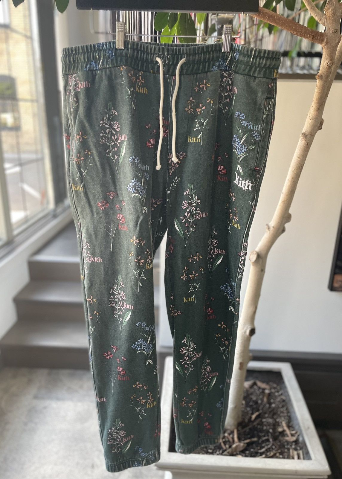 Kith Kith Botanical Floral Williams I Sweatpant Size US 40 / EU 56 - 2 Thumbnail