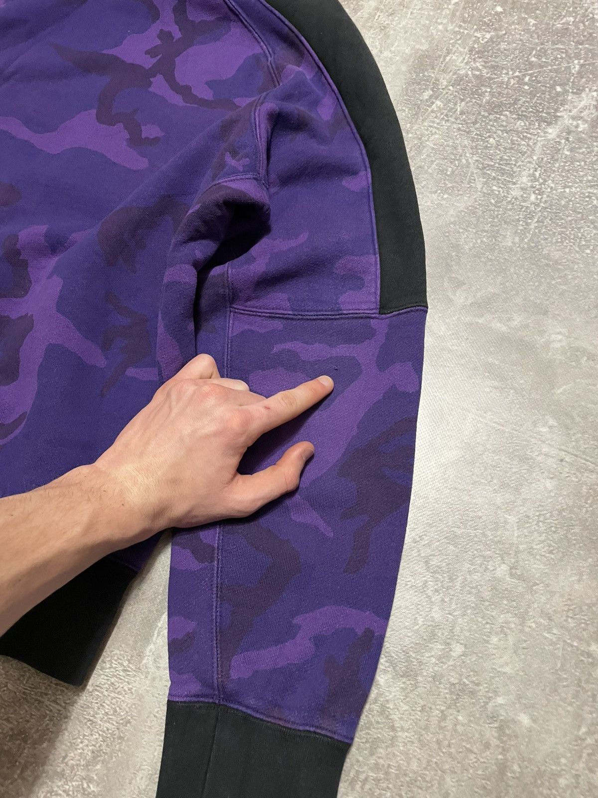 NBA × Nike Vintage Nike NBA LA Lakers Lebron Hoodie Purple Camo Size US M / EU 48-50 / 2 - 19 Thumbnail