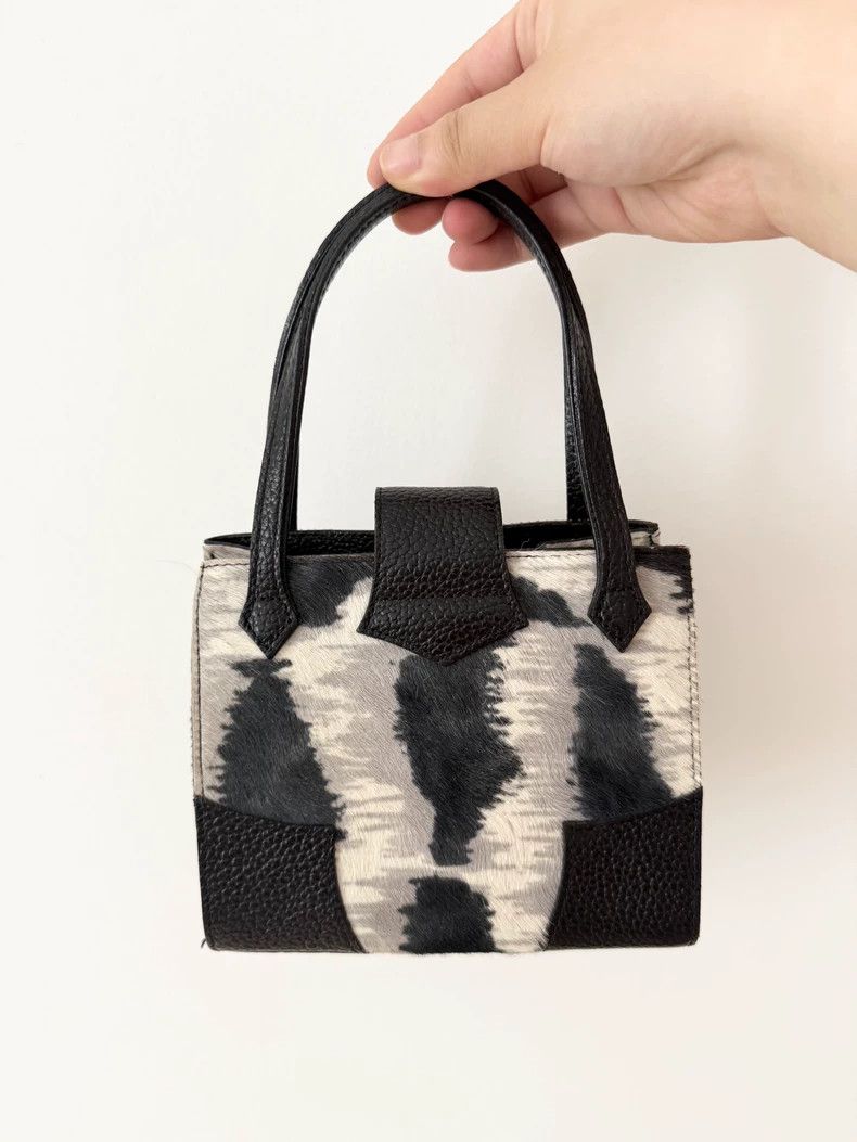 Vivienne Westwood Vivienne Westwood size os Black and white leopard print hor Size ONE SIZE - 3 Thumbnail