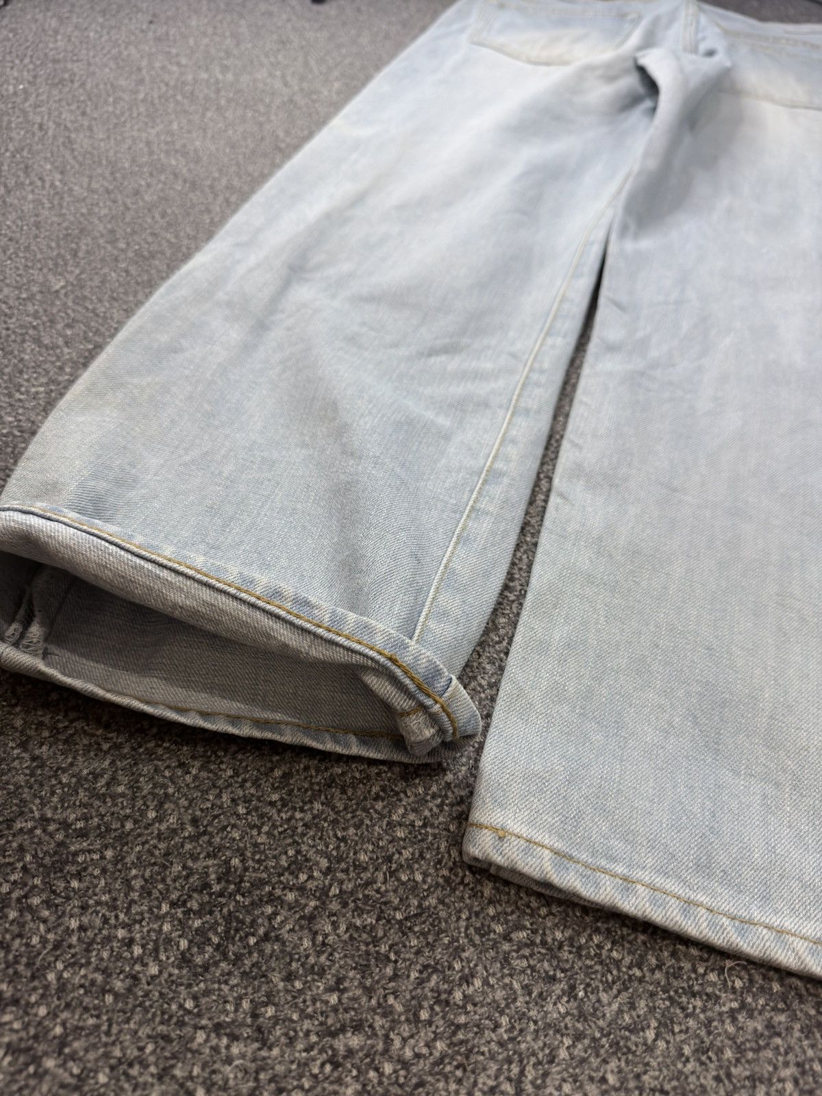 Undercover × Uniqlo Archives Japanese Light Faded Wash Denim Uniqlo Wideleg Size US 33 - 10 Thumbnail