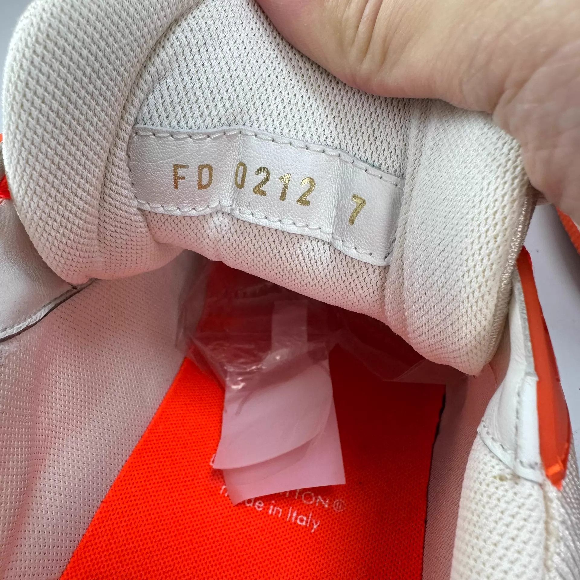 Louis Vuitton Louis Vuitton White Orange Trainer 7 98 New Size US 7 / IT 37 - 6 Thumbnail