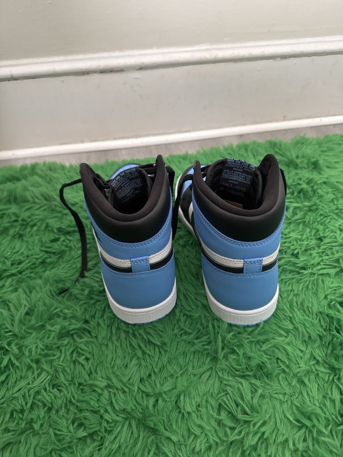 Nike Jordan 1 Retro High “University Blue” Size US 8 / EU 41 - 5 Thumbnail