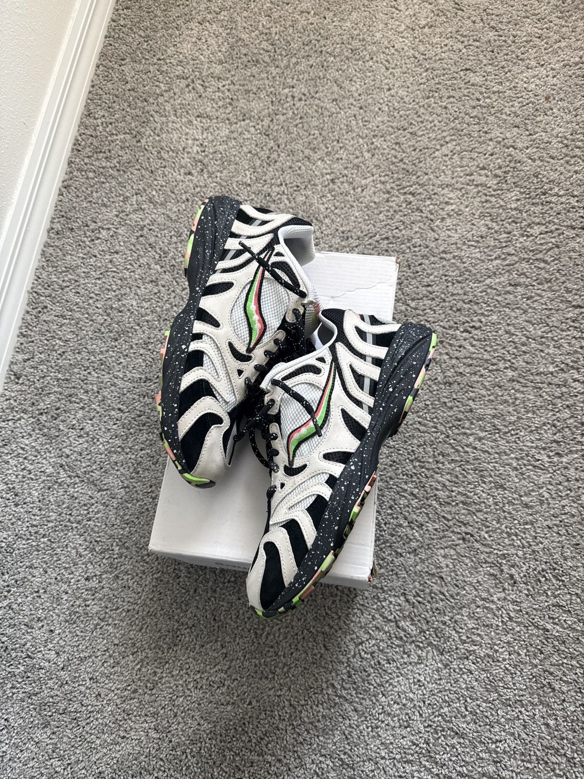 Saucony Grid Azura 2000 “OtherWorld” Size US 10.5 / EU 43-44 - 1 Thumbnail
