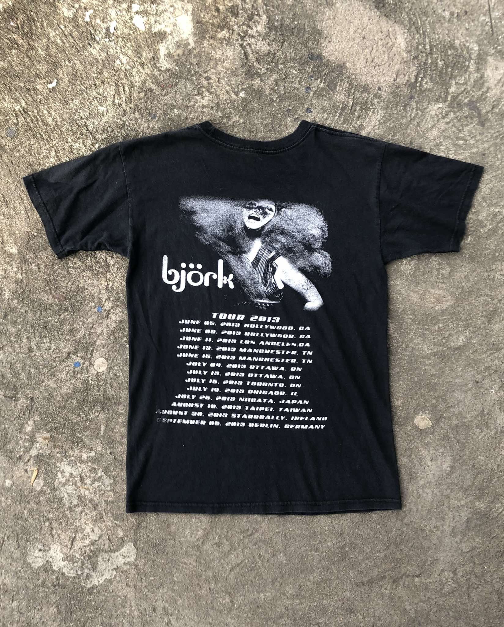 Vintage Bjork Biophiloa tour shirt Size US S / EU 44-46 / 1 - 3 Thumbnail