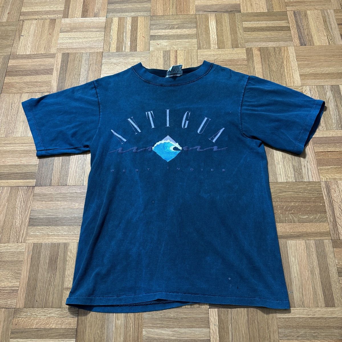 Vintage Vintage Antigua tee Size US M / EU 48-50 / 2 - 1 Thumbnail