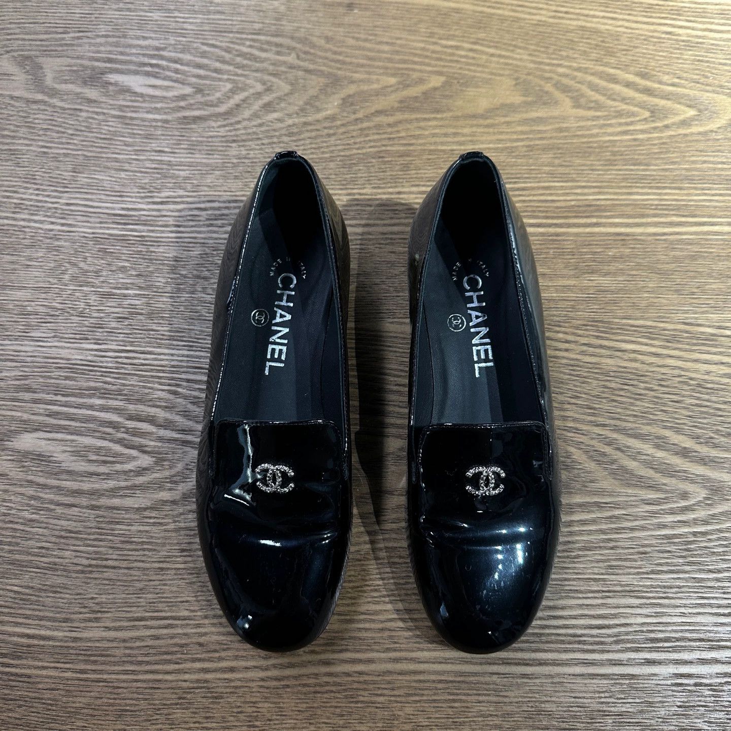 Chanel Chanel feb160 patent leather Logo loafers 35 EU Size US 4 / IT 34 - 2 Thumbnail