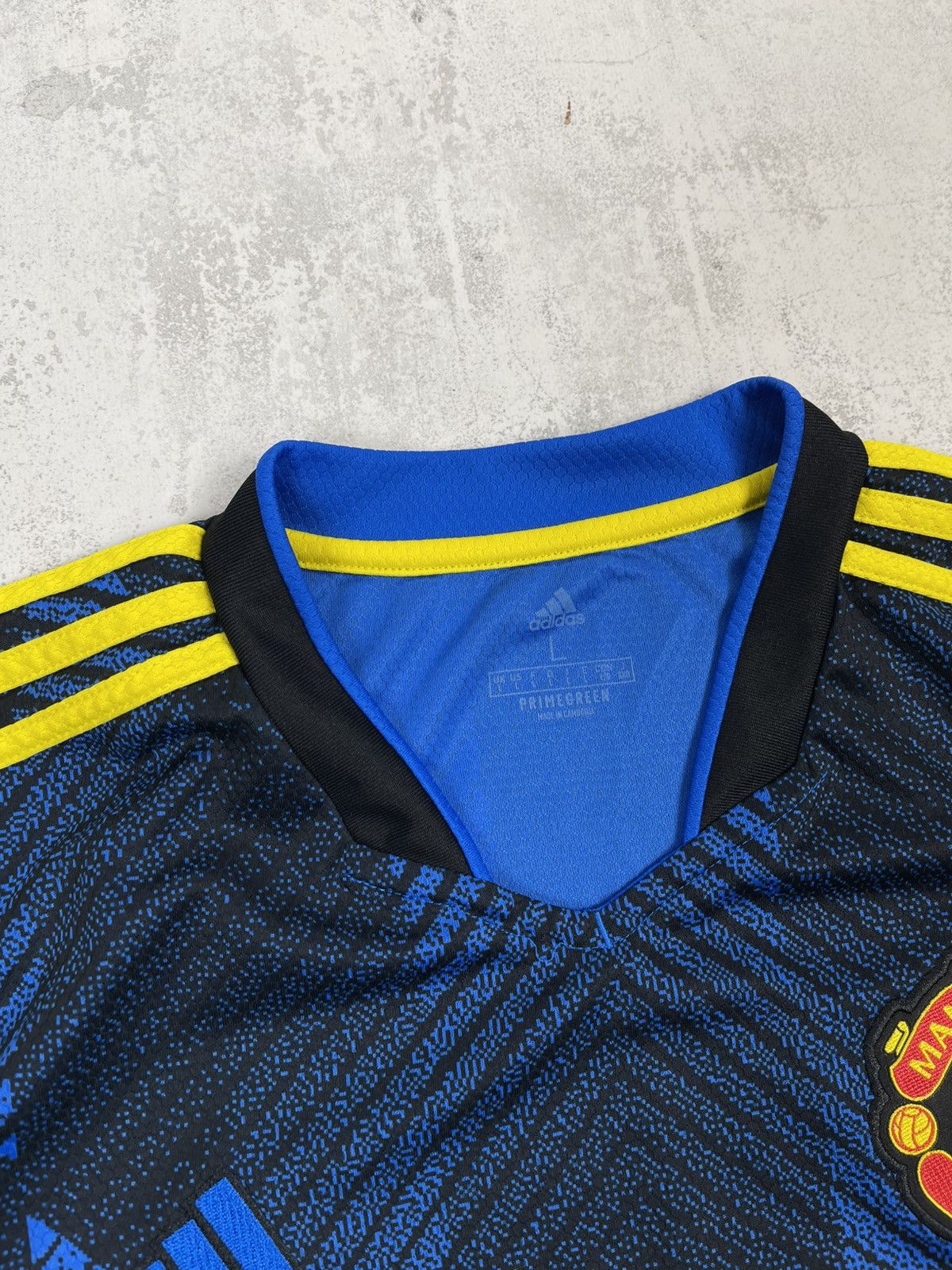 Adidas 21/22 Man United 3rd Kit: Retro 90s Style AEROREADY Tech Size US L / EU 52-54 / 3 - 7 Thumbnail