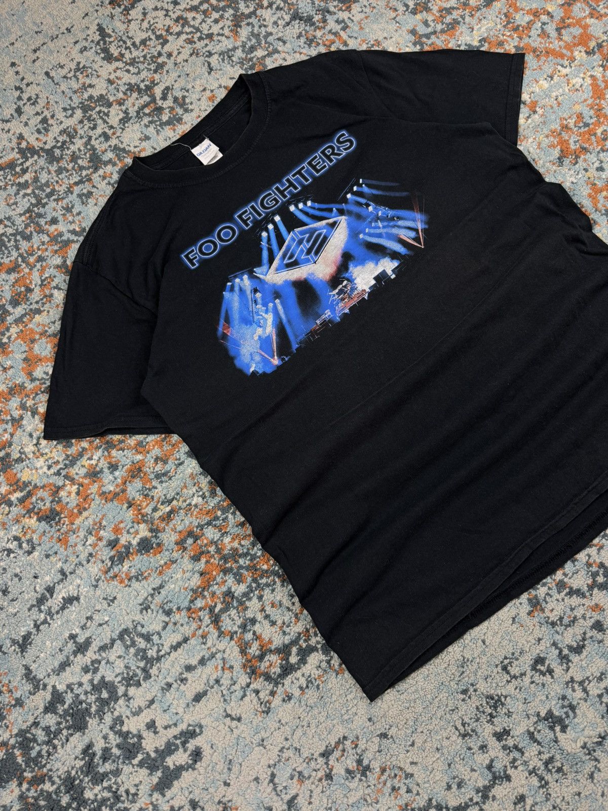 Band Tees × Vintage Vintage 2018 Foo Fighters concrete and gold world tour tee Size US L / EU 52-54 / 3 - 3 Thumbnail