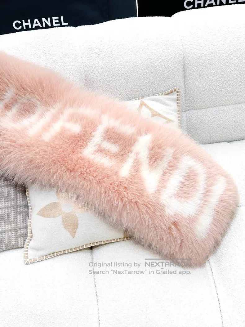 Fendi Fendi Pinkish Orange Fox Fur Logo Scarf Size ONE SIZE - 2 Thumbnail