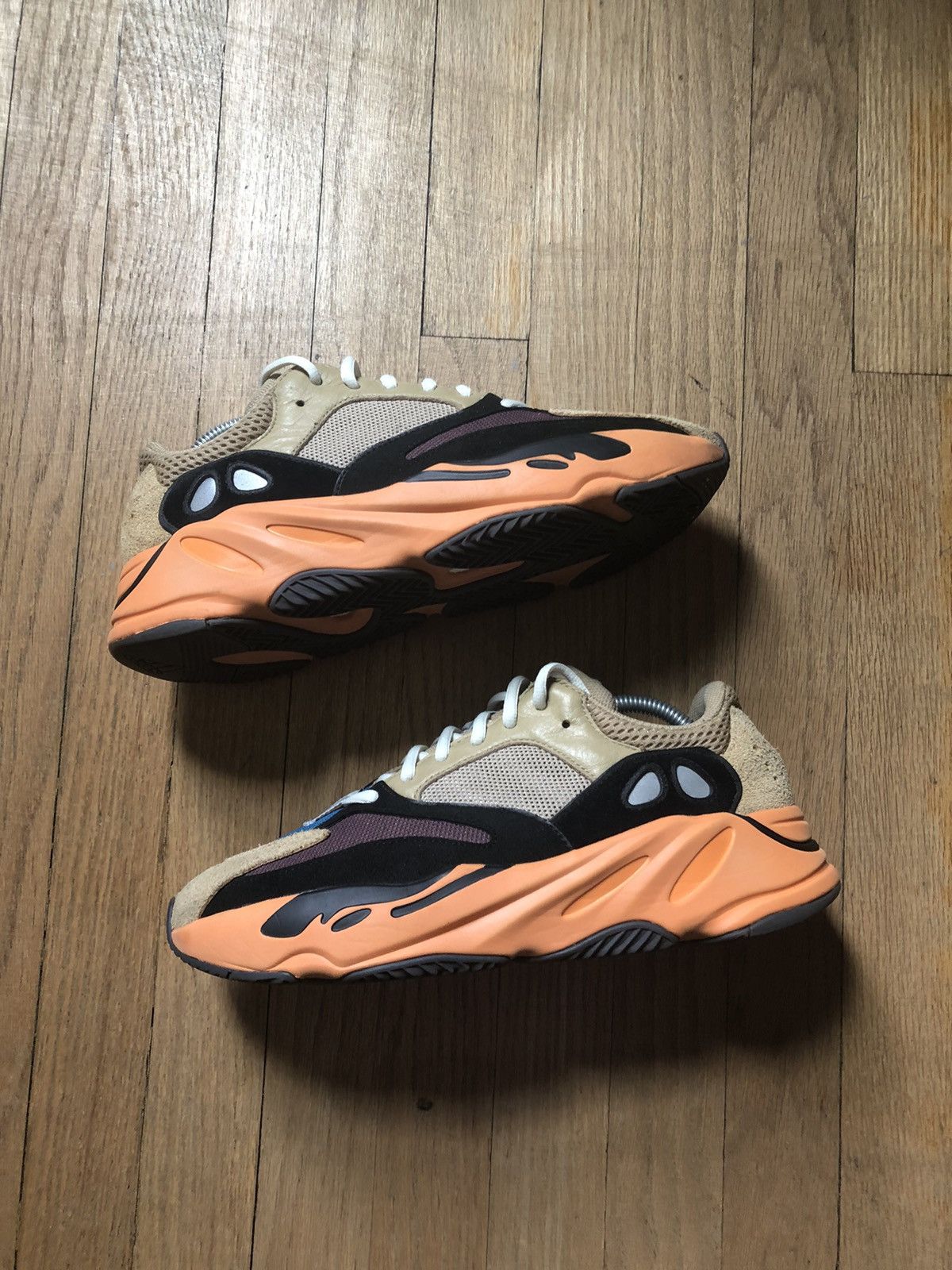 yeezy amber 700