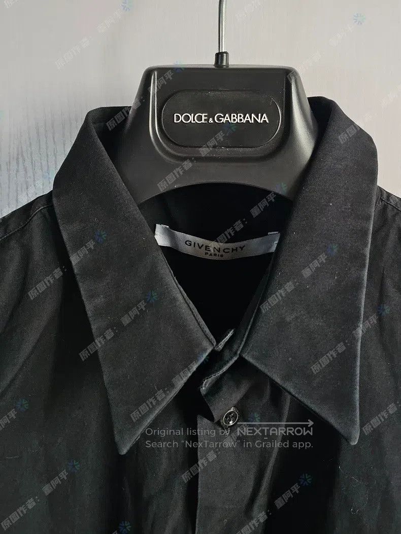 Givenchy Givenchy size 43 Black embroidered letter long-sleeve shirt Size US M / EU 48-50 / 2 - 3 Thumbnail