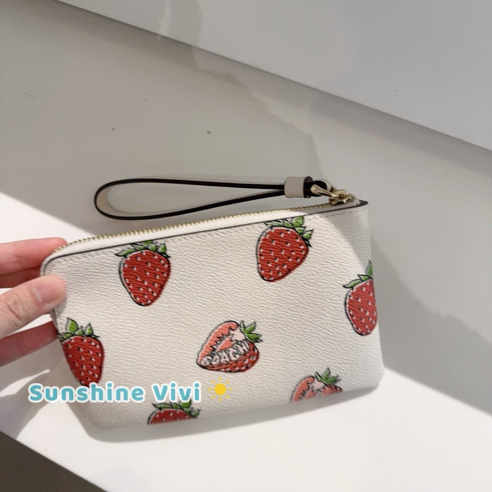 Coach NWT Coach CBB81 Corner Zip Wristlet Strawberry Gold/Chalk Size ONE SIZE - 2 Thumbnail