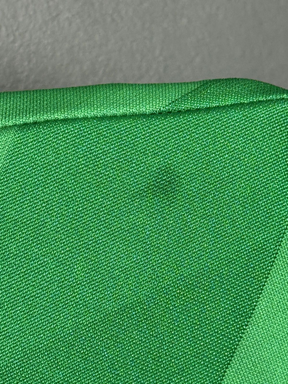 Umbro New Republic of Ireland 16/18 Home Football Jersey Size US L / EU 52-54 / 3 - 4 Thumbnail