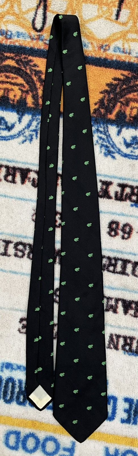 Brooks Brothers Brooks Brothers Silk Tie Black w/ Green Frogs USA 3.75 x 58 Size ONE SIZE - 7 Thumbnail