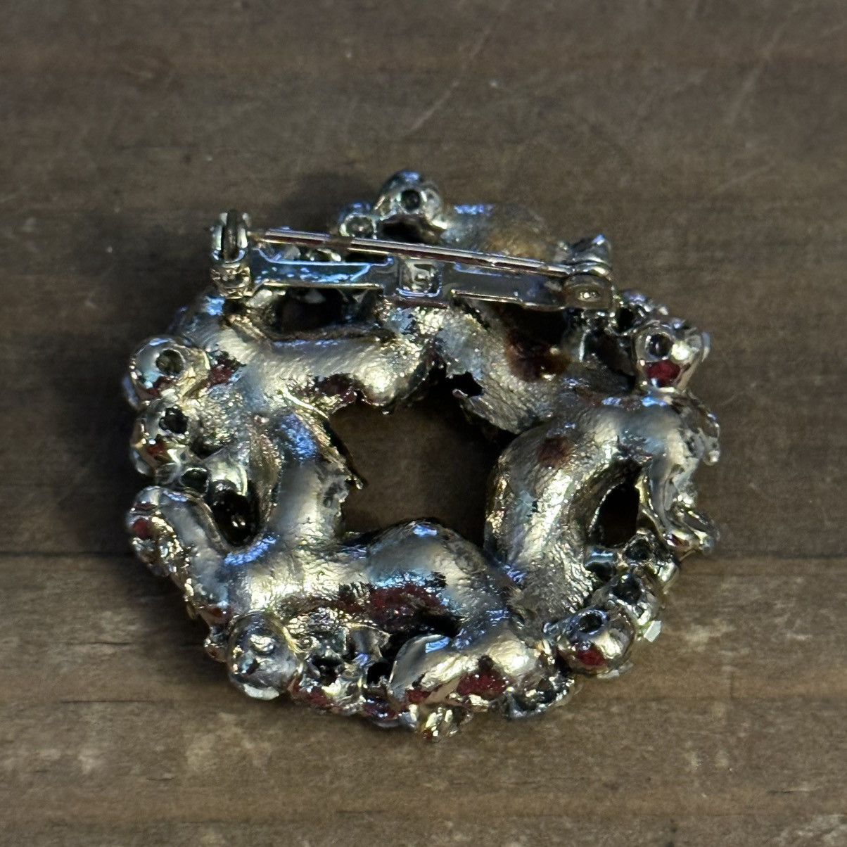 Vintage Vintage antique gold AB rhinestone ribbon wreath brooch Size ONE SIZE - 2 Thumbnail