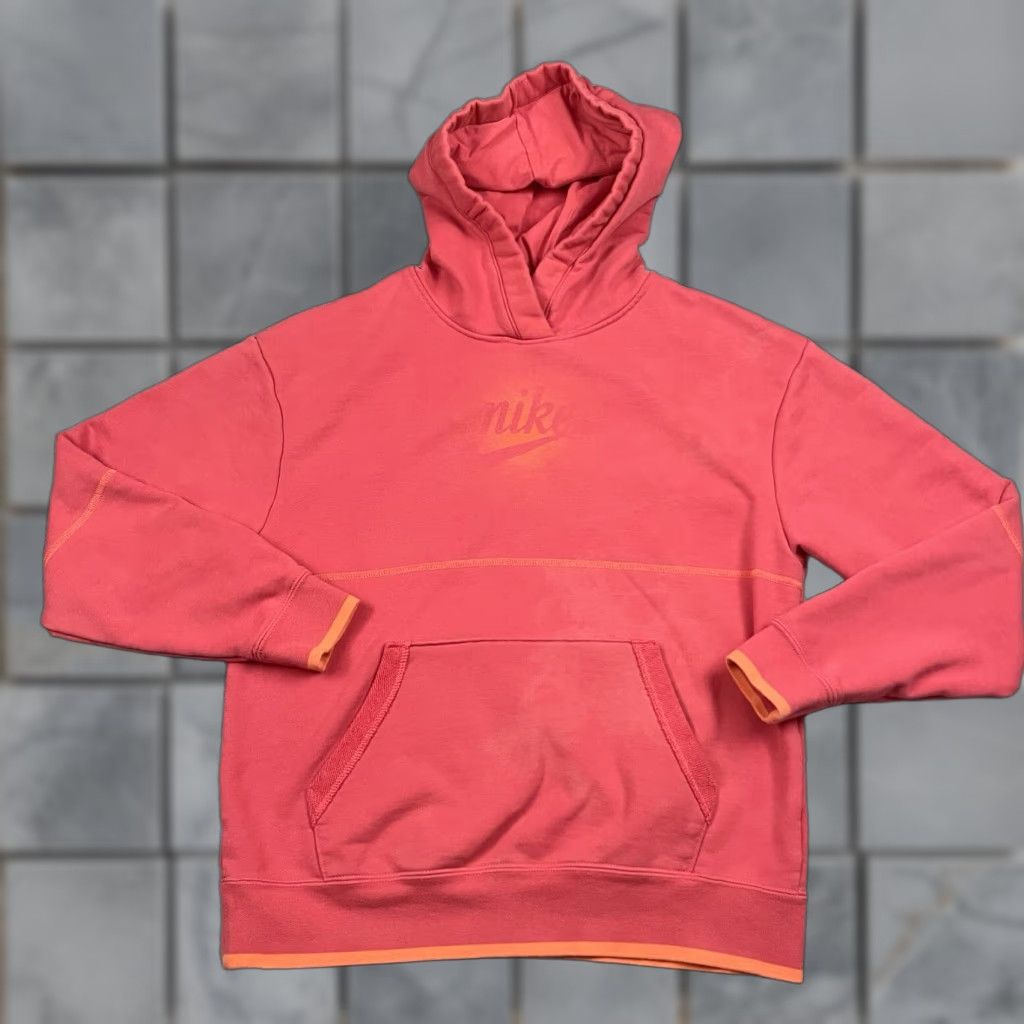 Nike VINTAGE Nike Sweatshirt Hoodie Mens S Pink Crew Neck Pullover Graphic Print Swoosh Essential Fade Red Workout All Seasons Size US S / EU 44-46 / 1 - 1 Thumbnail