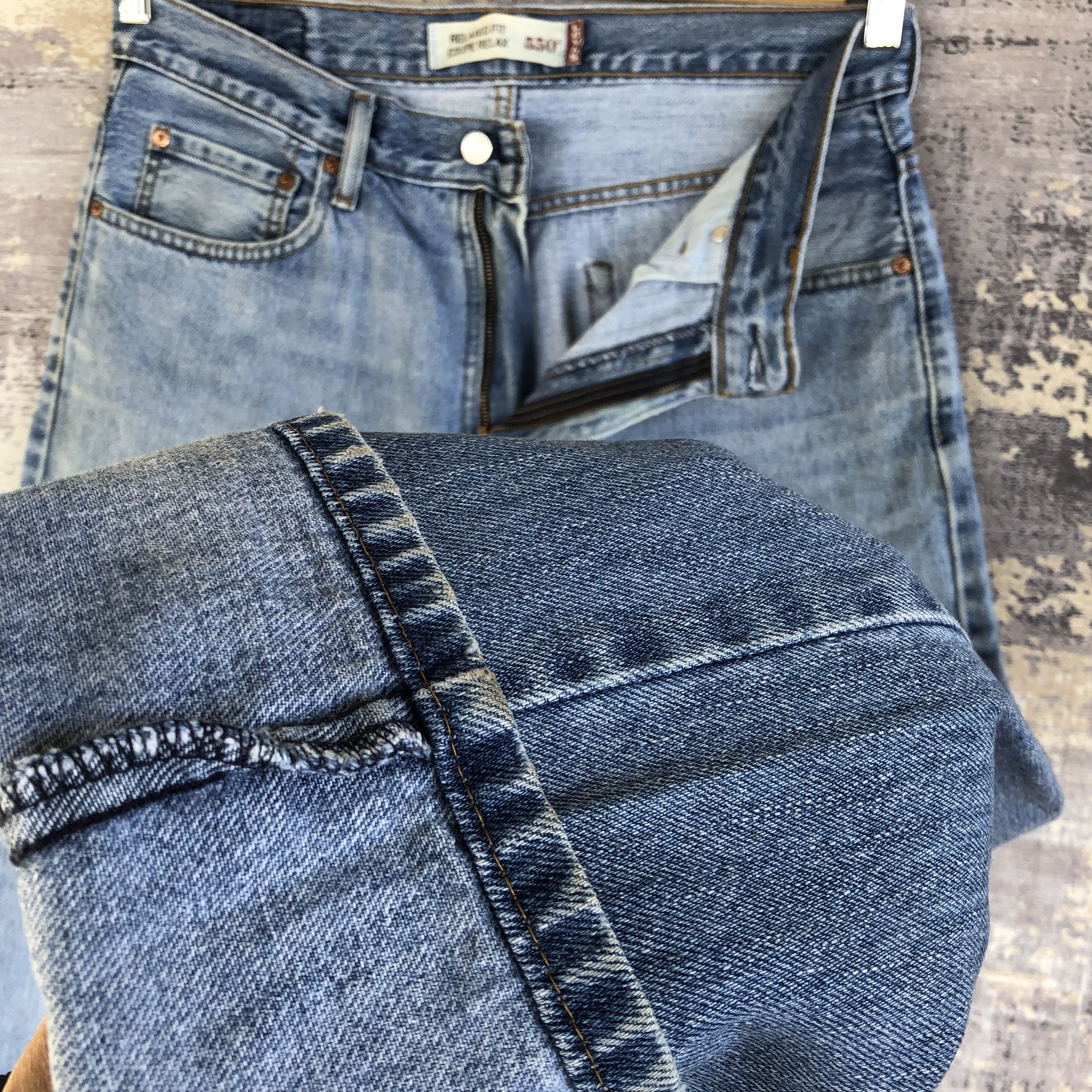 Levi's Vintage Levis Sun Faded Jeans Levi's 550 Light Wash Denim Size US 32 / EU 48 - 9 Thumbnail