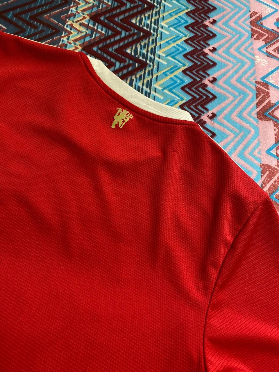 Adidas Jerseys Adidas MANCHESTER UNITED T-Shirt Y2K football club Size US S / EU 44-46 / 1 - 20 Thumbnail