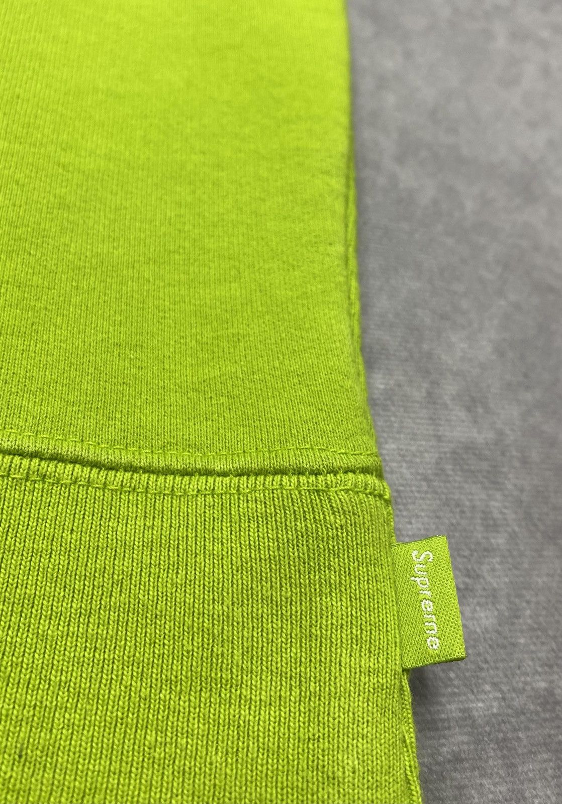 Supreme Supreme Cutout Logo Crewneck Lime (SS20) Size US L / EU 52-54 / 3 - 3 Thumbnail