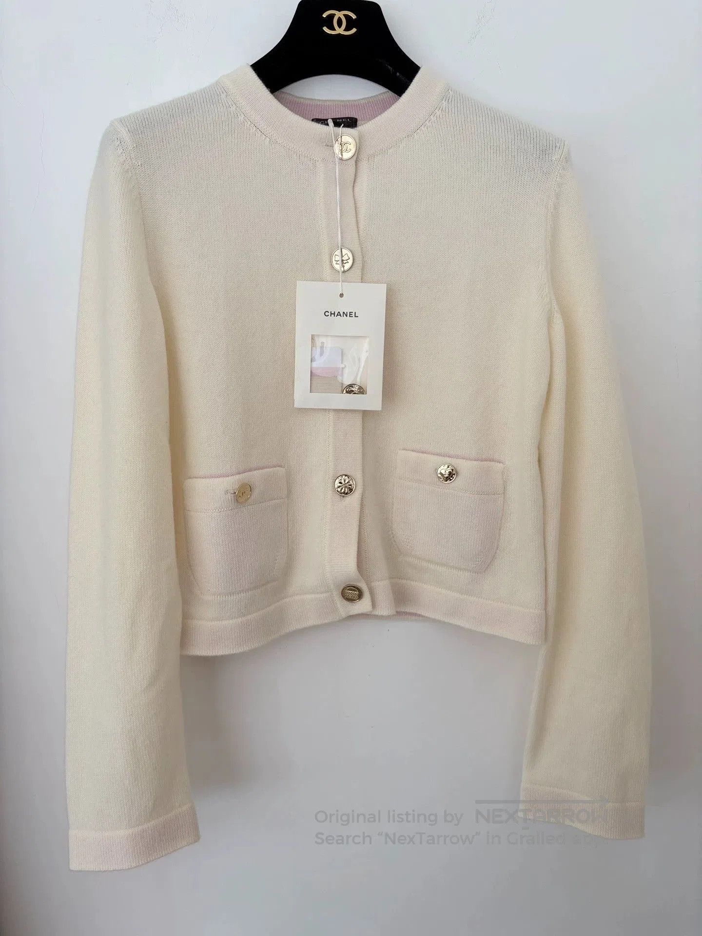 Chanel Chanel 25B White Knit Cardigan. Size US S / EU 44-46 / 1 - 1 Thumbnail