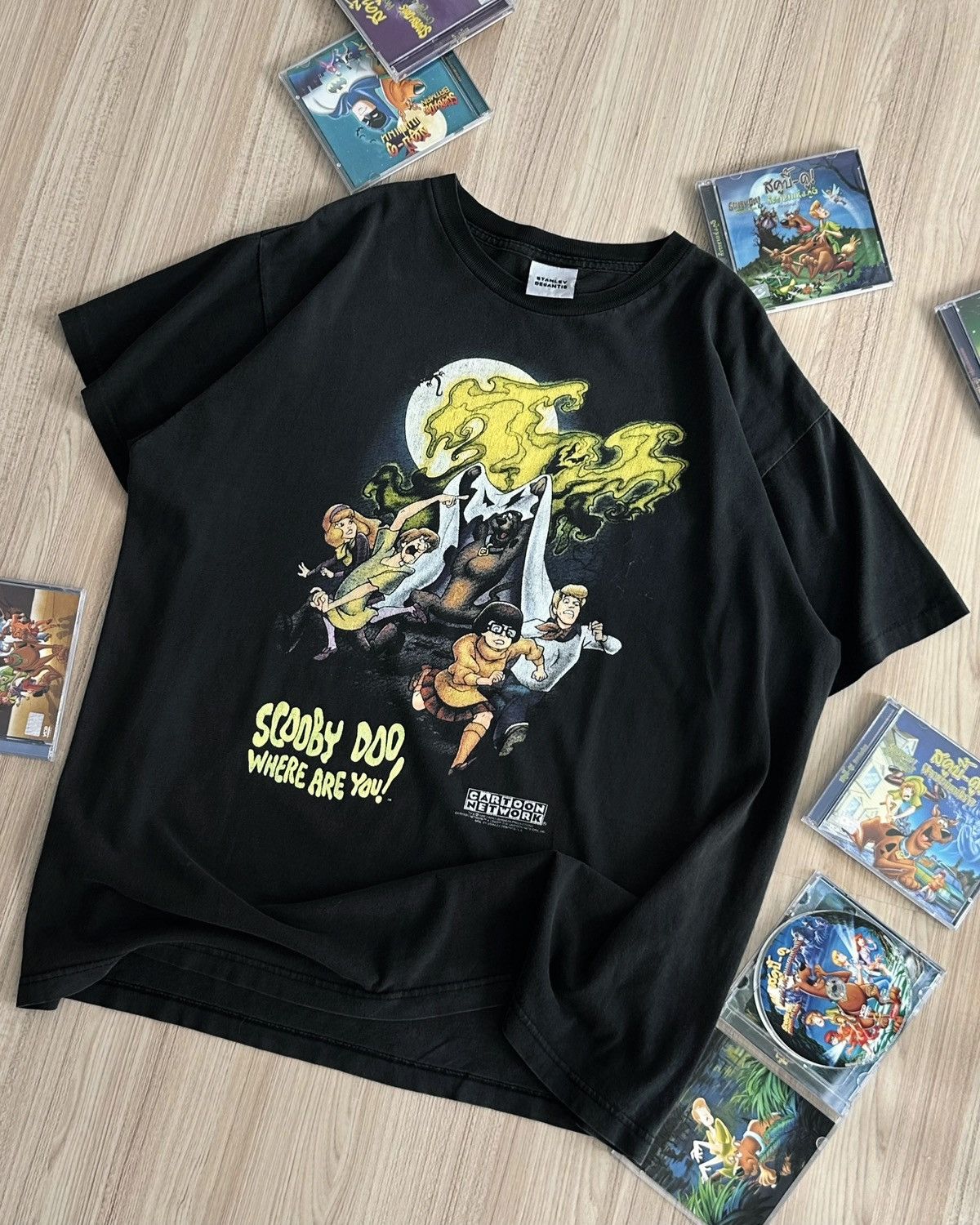 Disney VINTAGE 1997 SCOOBY DOO WHERE ARE YOU? Size US XL / EU 56 / 4 - 4 Thumbnail