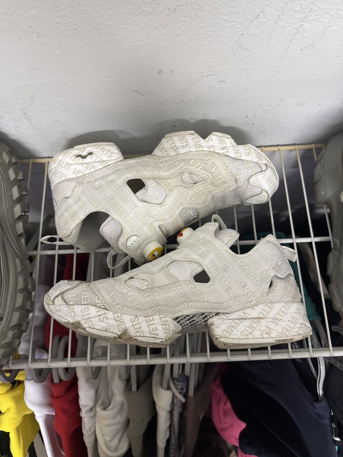 Vetements Vetements x Reebok Emoji Pump sneaker Size US 10 / EU 43 - 5 Thumbnail