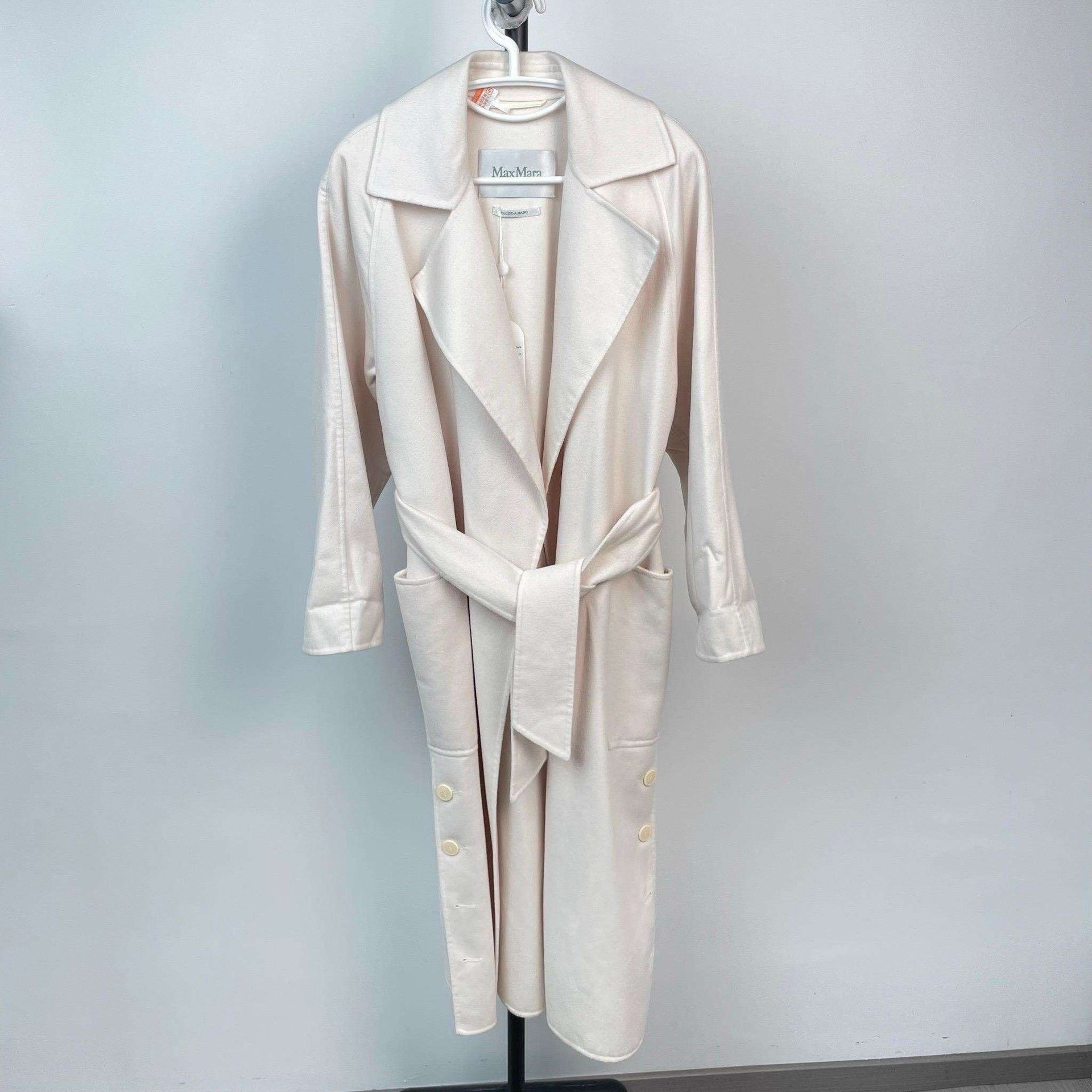 Max Mara MAXMara White Long Wool Coat Size XS / US 0-2 / IT 36-38 - 1 Thumbnail