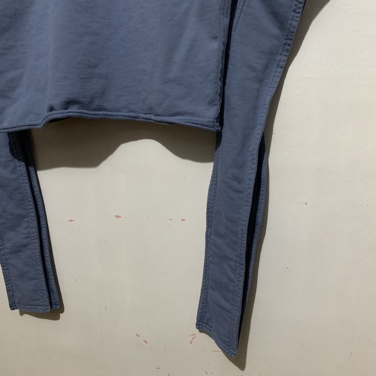 JW Anderson JW Anderson Logo Deconstructed Sleeve Cropped Sweatshirt Size M / US 6-8 / IT 42-44 - 12 Thumbnail