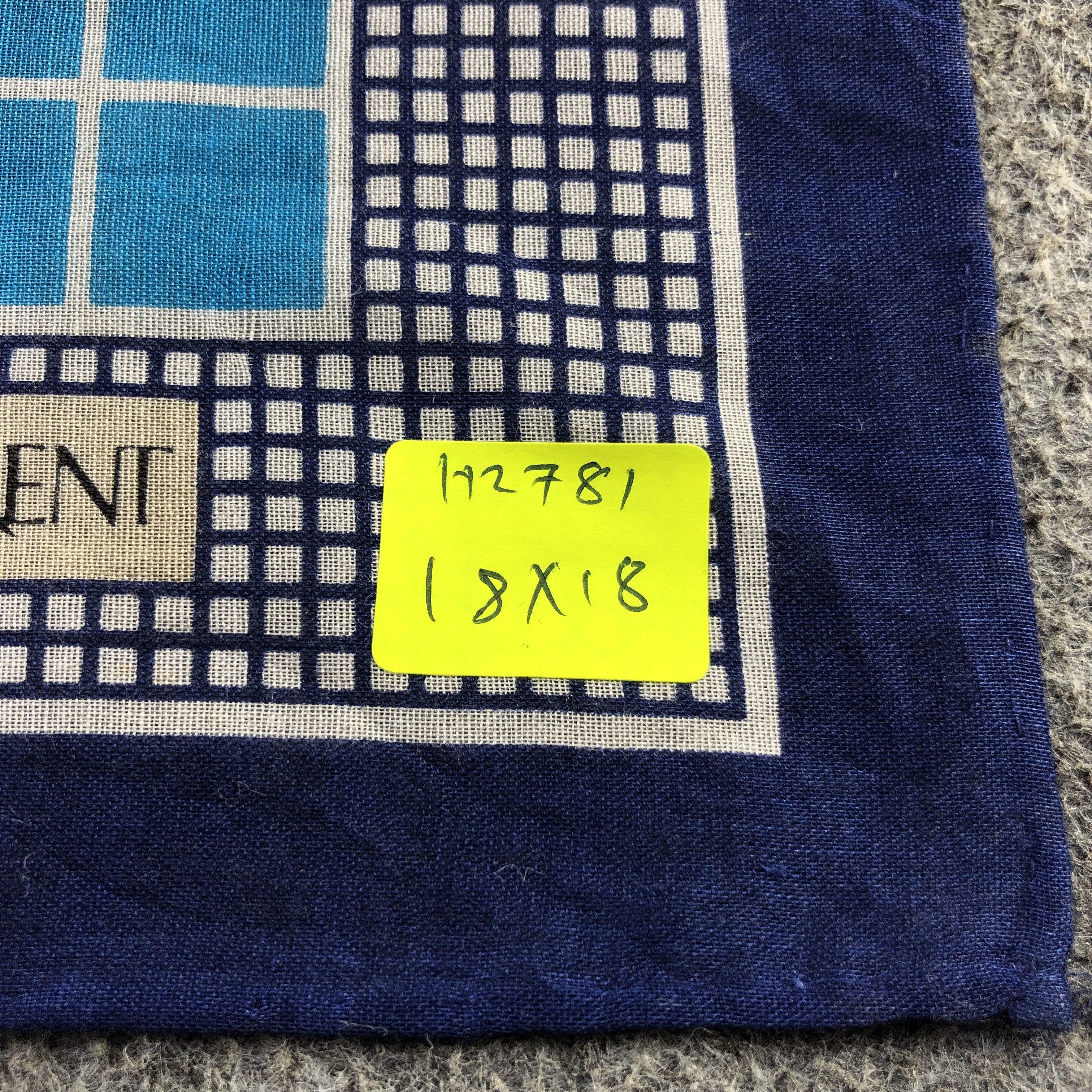 Yves Saint Laurent Yves Saint Laurent Handkerchief Neckerchief Bandana H2781 Size ONE SIZE - 8 Thumbnail