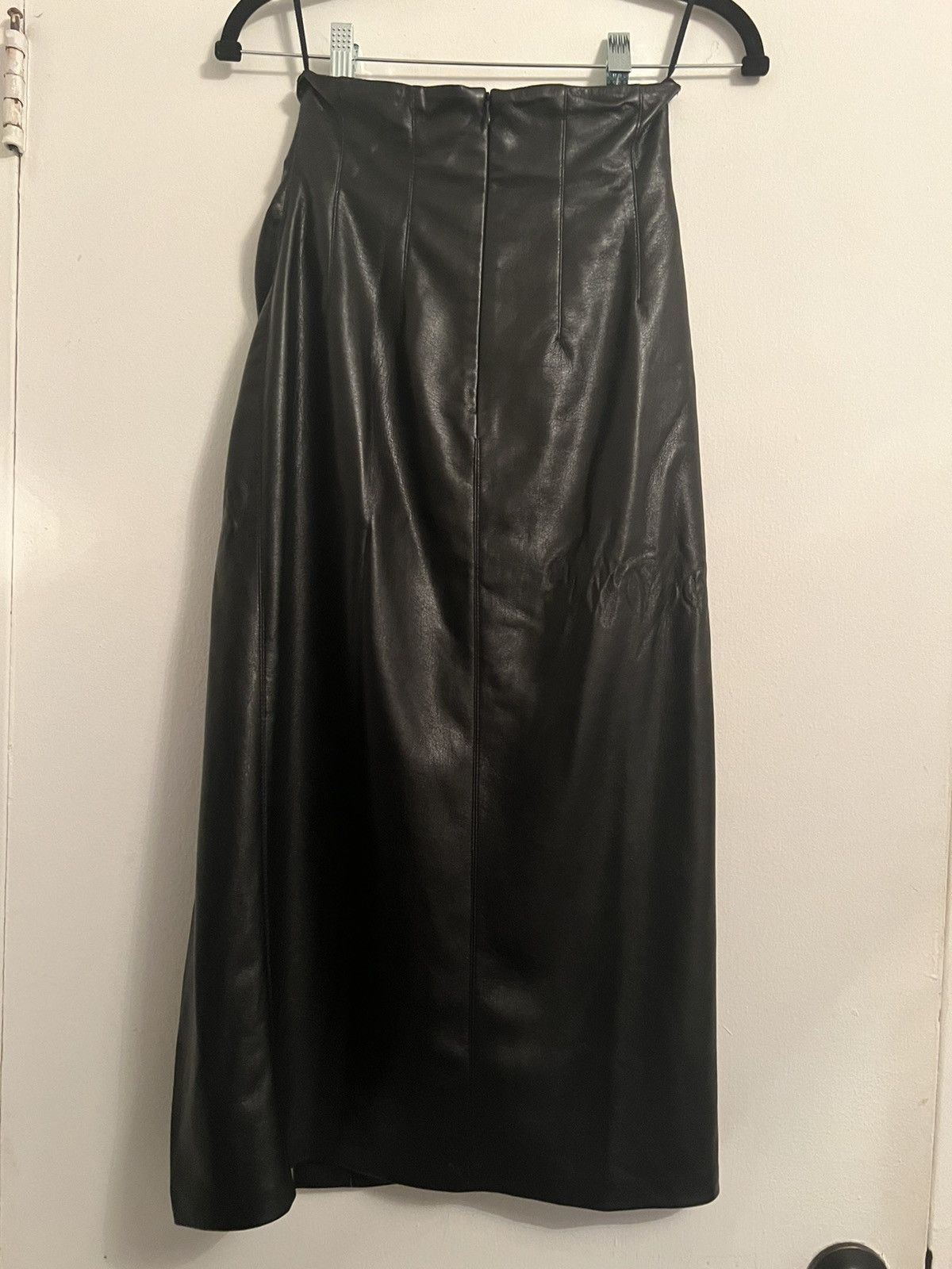 Nanushka Nanushka Vegan-Leather Midi Skirt Size 25" / US 0 / IT 36 - 9 Thumbnail