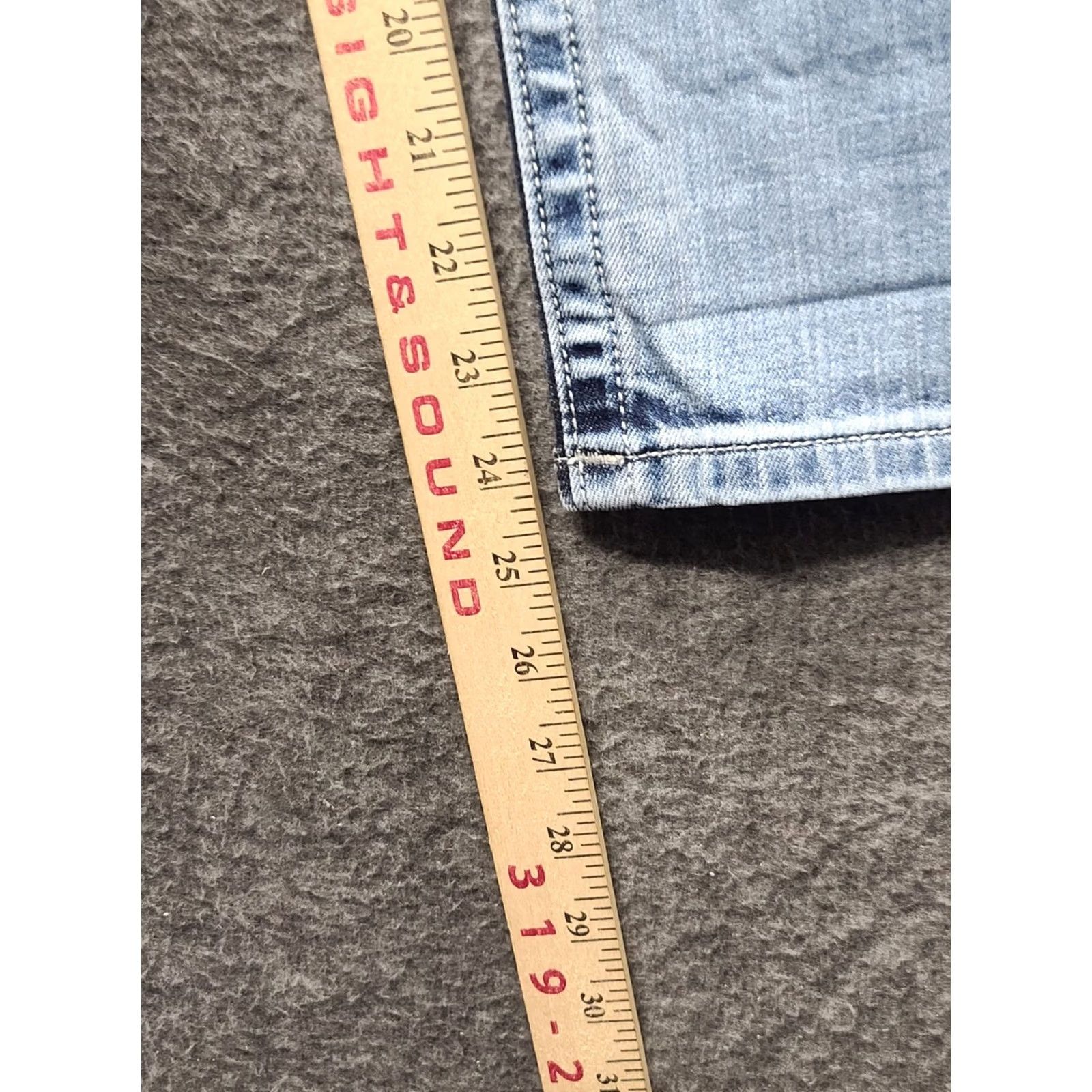 Miss Me Miss Me Capris Womens 26x24 Signature Fit Mid Rise Cropped Stretch Distressed Denim Blue 5-Pocket Embroidered Rhinestone Jeans Size ONE SIZE - 6 Thumbnail