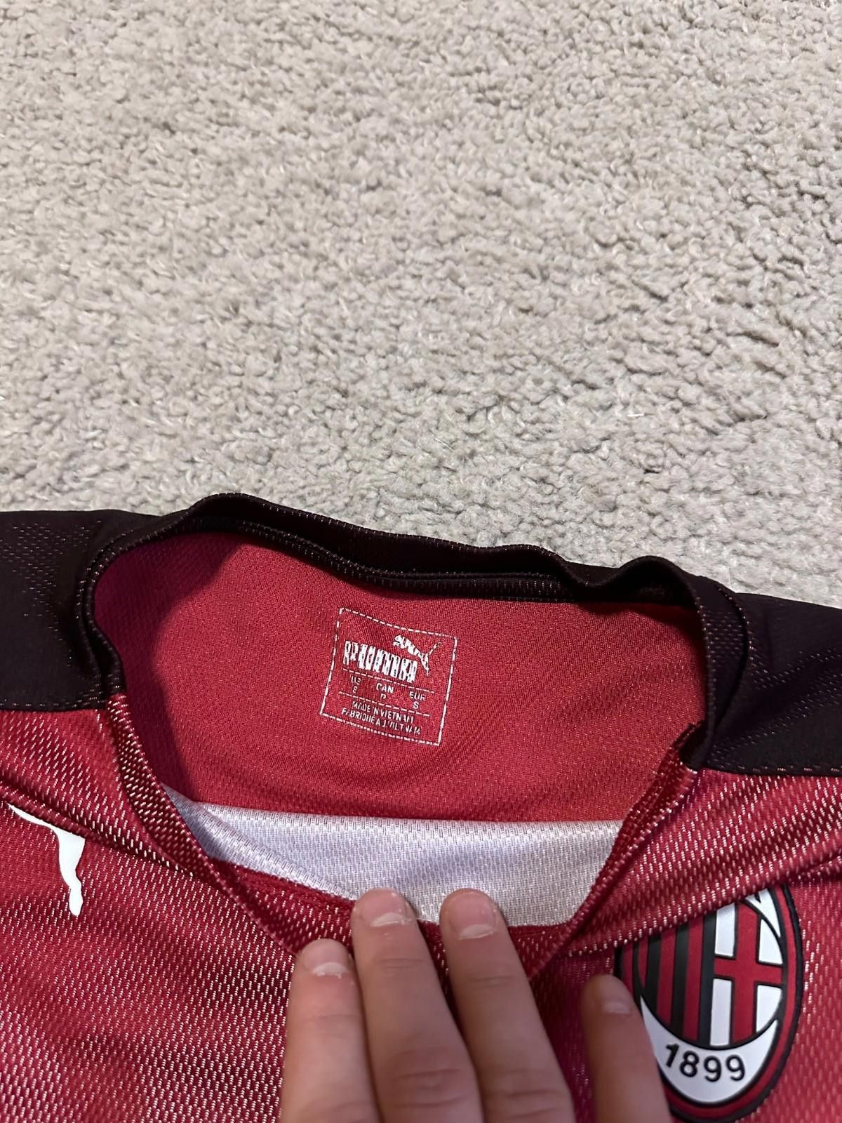 Puma AC MILAN 2018/19 FOOTBALL SOCCER SHIRT JERSEY MAILLOT PUMA Size US S / EU 44-46 / 1 - 5 Thumbnail