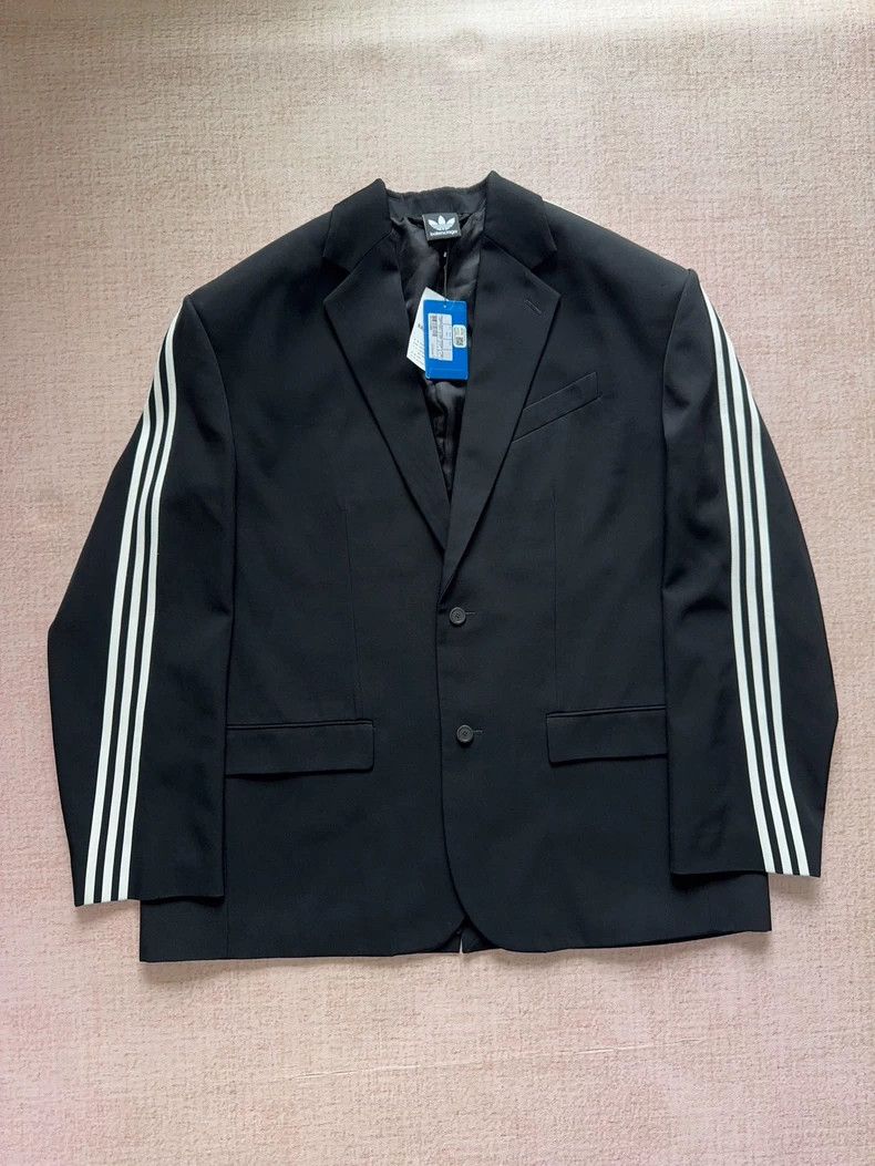 Balenciaga Balenciaga New with tag x Adidas striped shoulder blazer Size US M / EU 48-50 / 2 - 1 Thumbnail