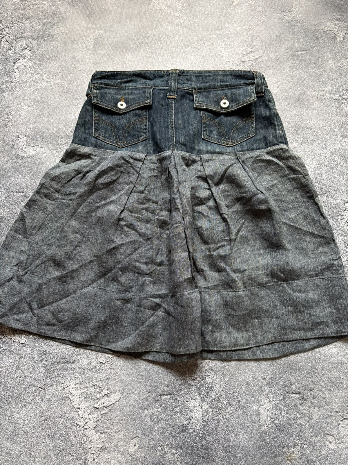 Dolce & Gabbana Vintage Dolce & Gabbana Y2K Denim Pleated Skirt Size 38 Size 26" / US 2 / IT 38 - 6 Thumbnail