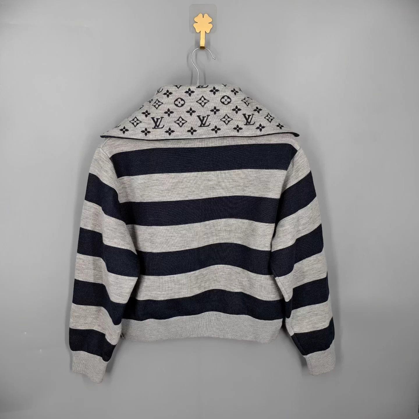Louis Vuitton LOUIS VUITTON Grey Striped Logo Zip Hoodie XXS Size XXS / US 00 / IT 34 - 2 Thumbnail