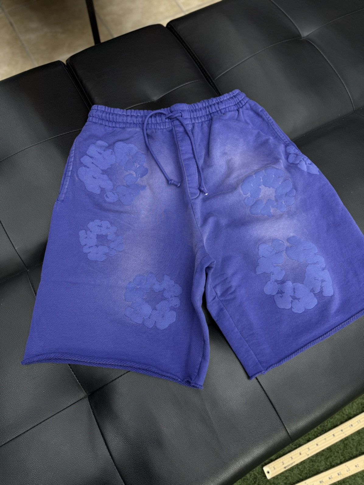 DENIM TEARS Denim Tears 2025 Blue Cotton Wreath Shorts Size XS Size US 29 - 4 Thumbnail