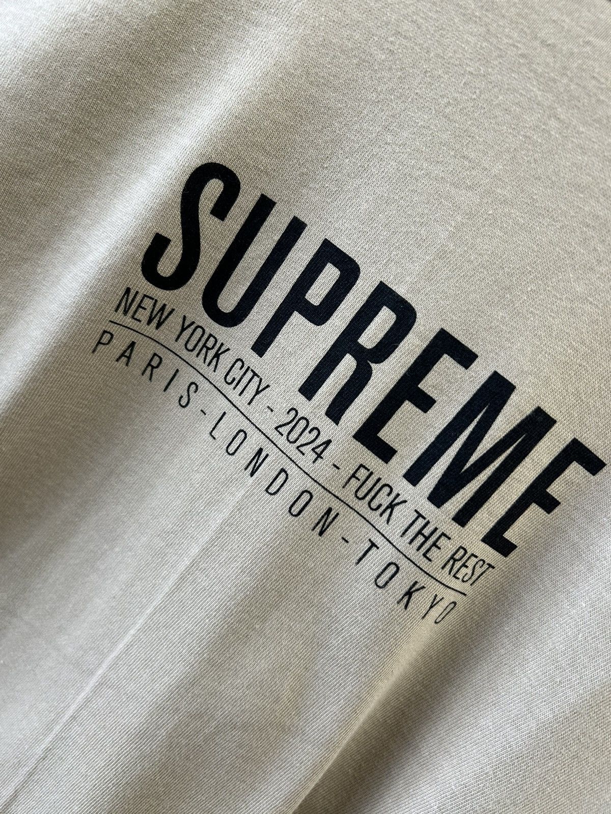 Supreme Supreme T-shirt Size US M / EU 48-50 / 2 - 3 Thumbnail